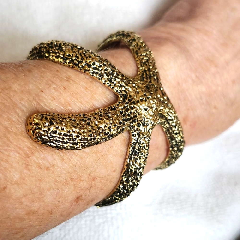 Starfish cuff type bracelet